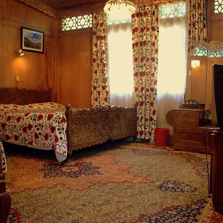 ホテルMorning Star Group Of Houseboats Srīnagar エクステリア 写真