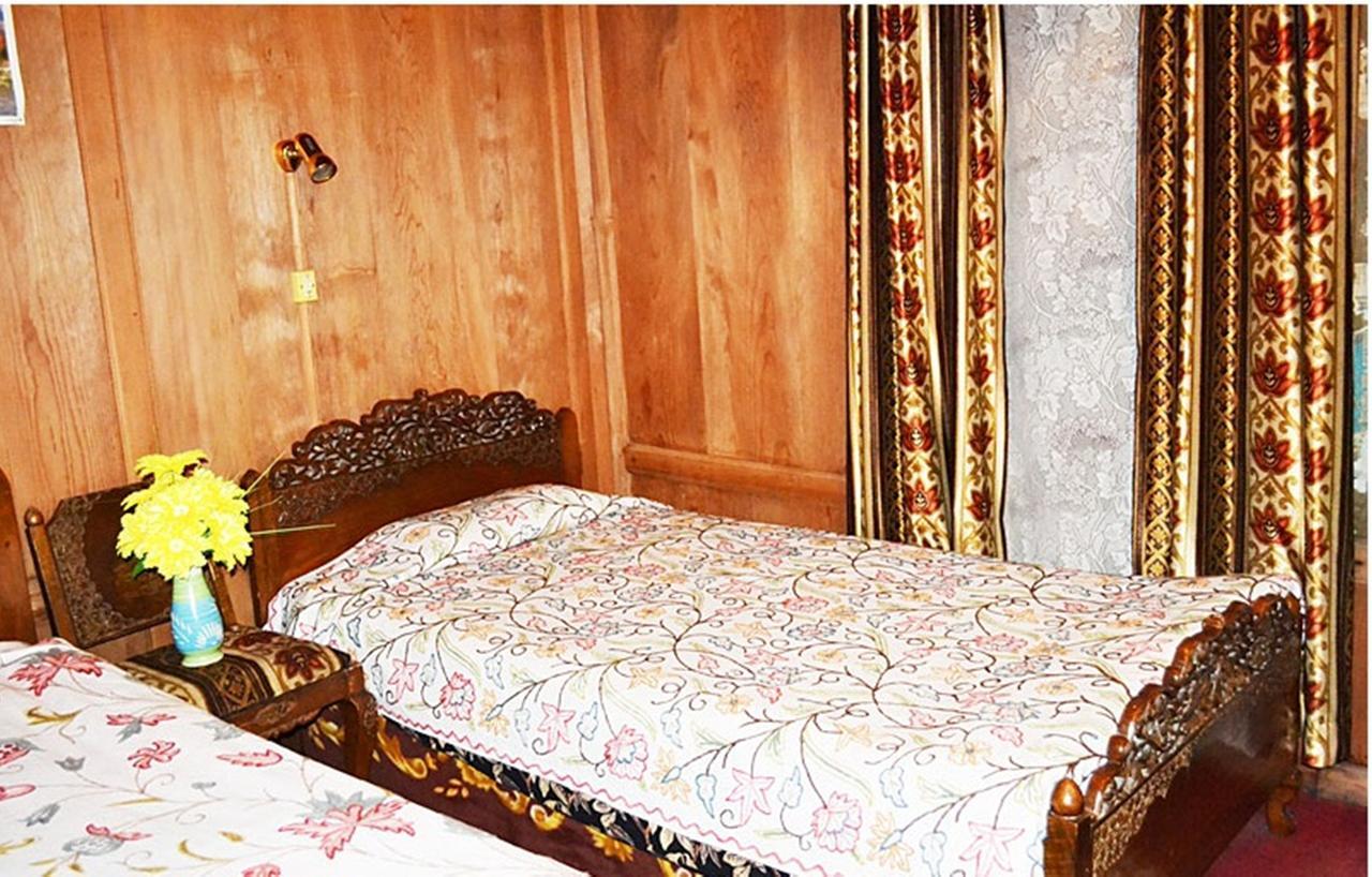 ホテルMorning Star Group Of Houseboats Srīnagar エクステリア 写真
