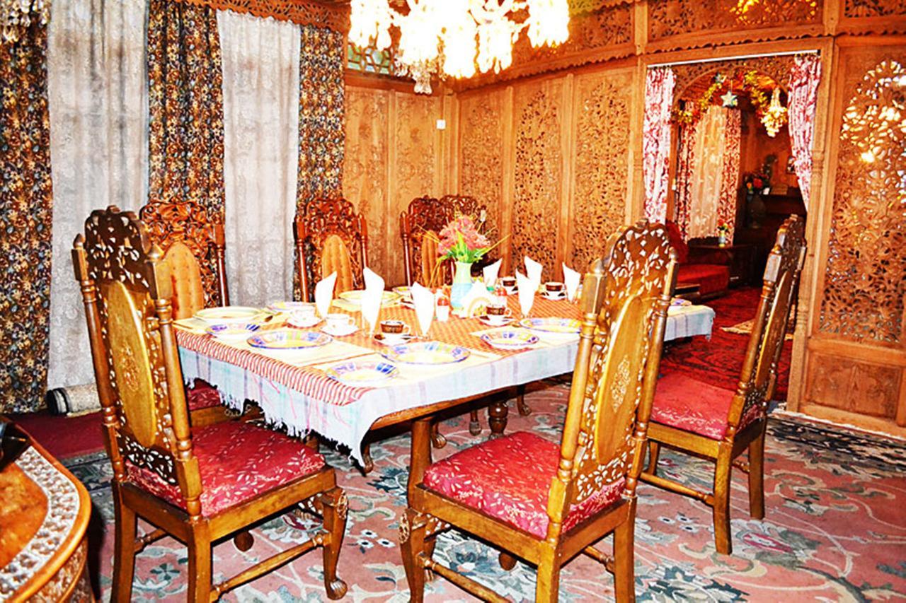 ホテルMorning Star Group Of Houseboats Srīnagar エクステリア 写真
