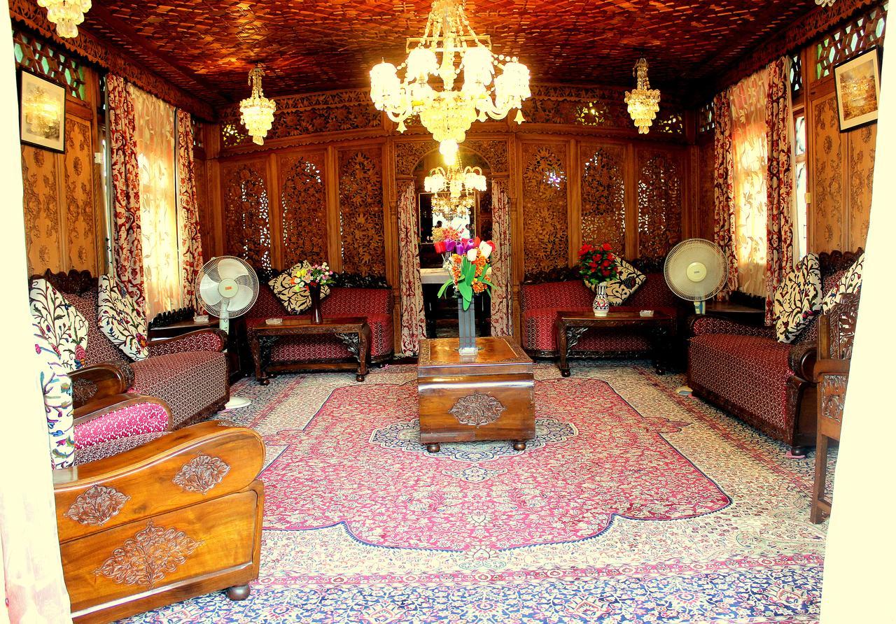 ホテルMorning Star Group Of Houseboats Srīnagar エクステリア 写真