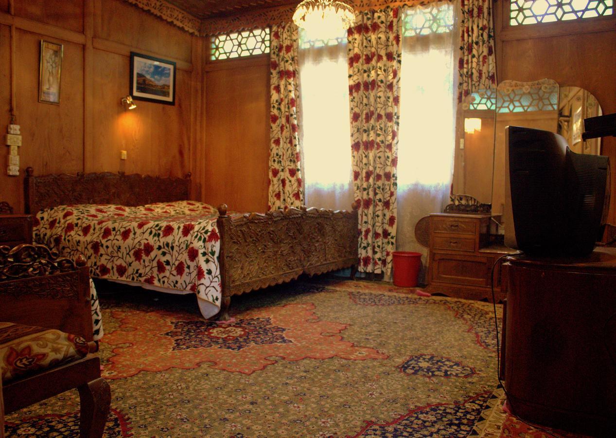 ホテルMorning Star Group Of Houseboats Srīnagar エクステリア 写真