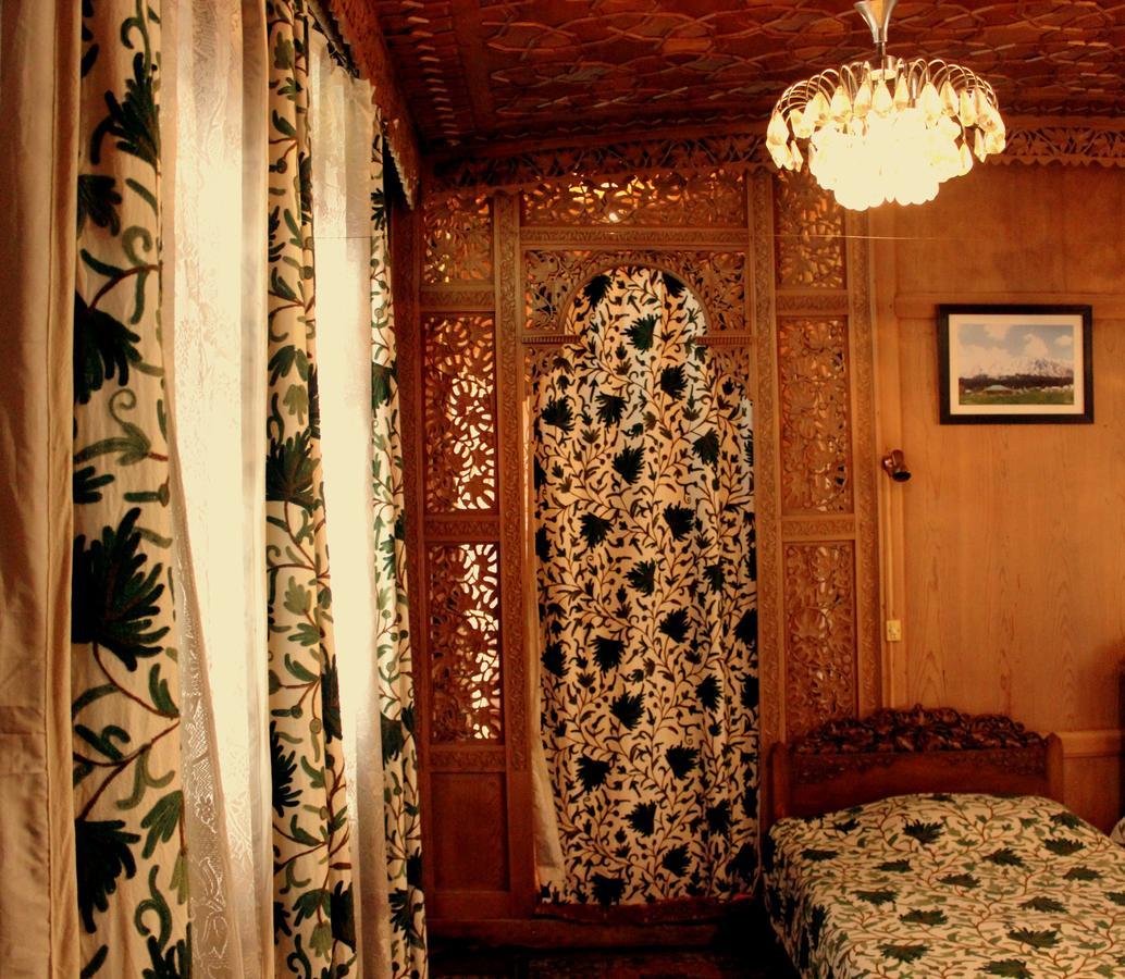 ホテルMorning Star Group Of Houseboats Srīnagar エクステリア 写真