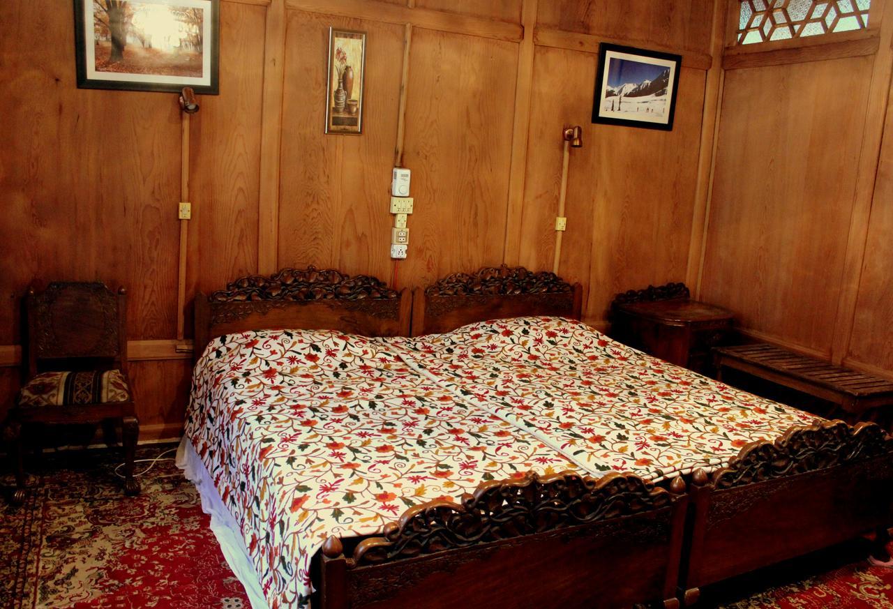ホテルMorning Star Group Of Houseboats Srīnagar エクステリア 写真