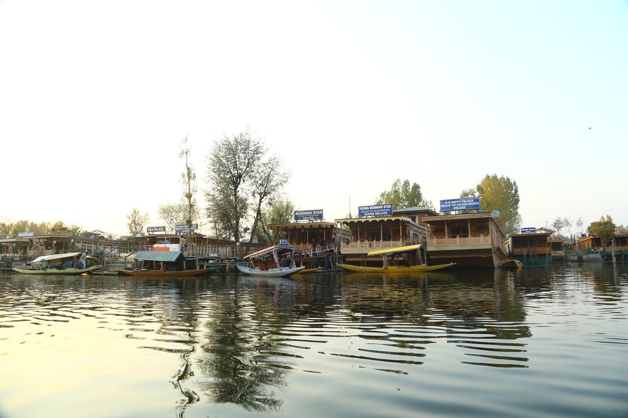 ホテルMorning Star Group Of Houseboats Srīnagar エクステリア 写真